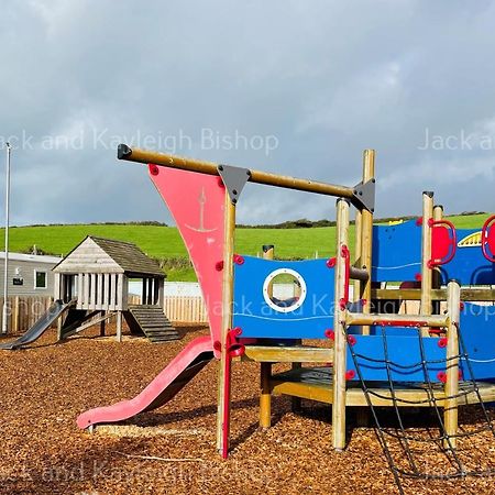 3-Bedroom Holiday Home With Valley Views New Quay Exterior foto
