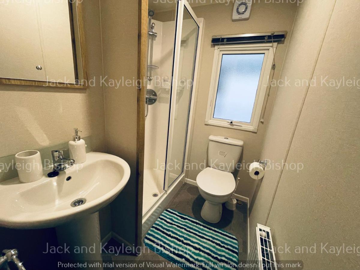 3-Bedroom Holiday Home With Valley Views New Quay Exterior foto