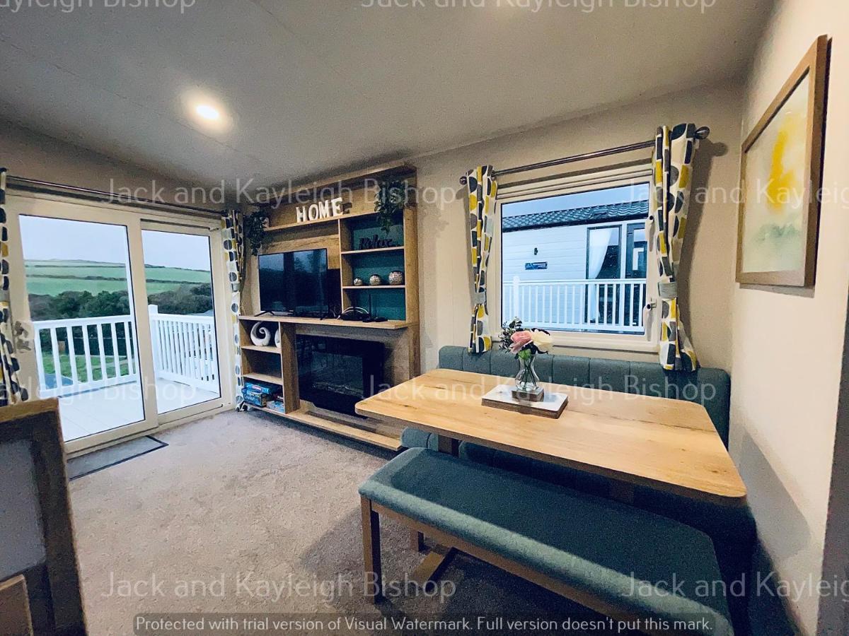 3-Bedroom Holiday Home With Valley Views New Quay Exterior foto
