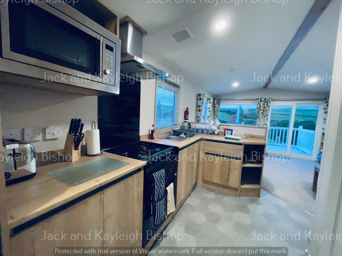 3-Bedroom Holiday Home With Valley Views New Quay Exterior foto
