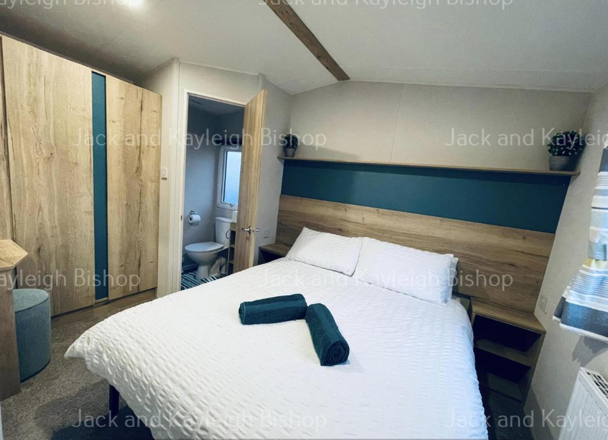3-Bedroom Holiday Home With Valley Views New Quay Exterior foto