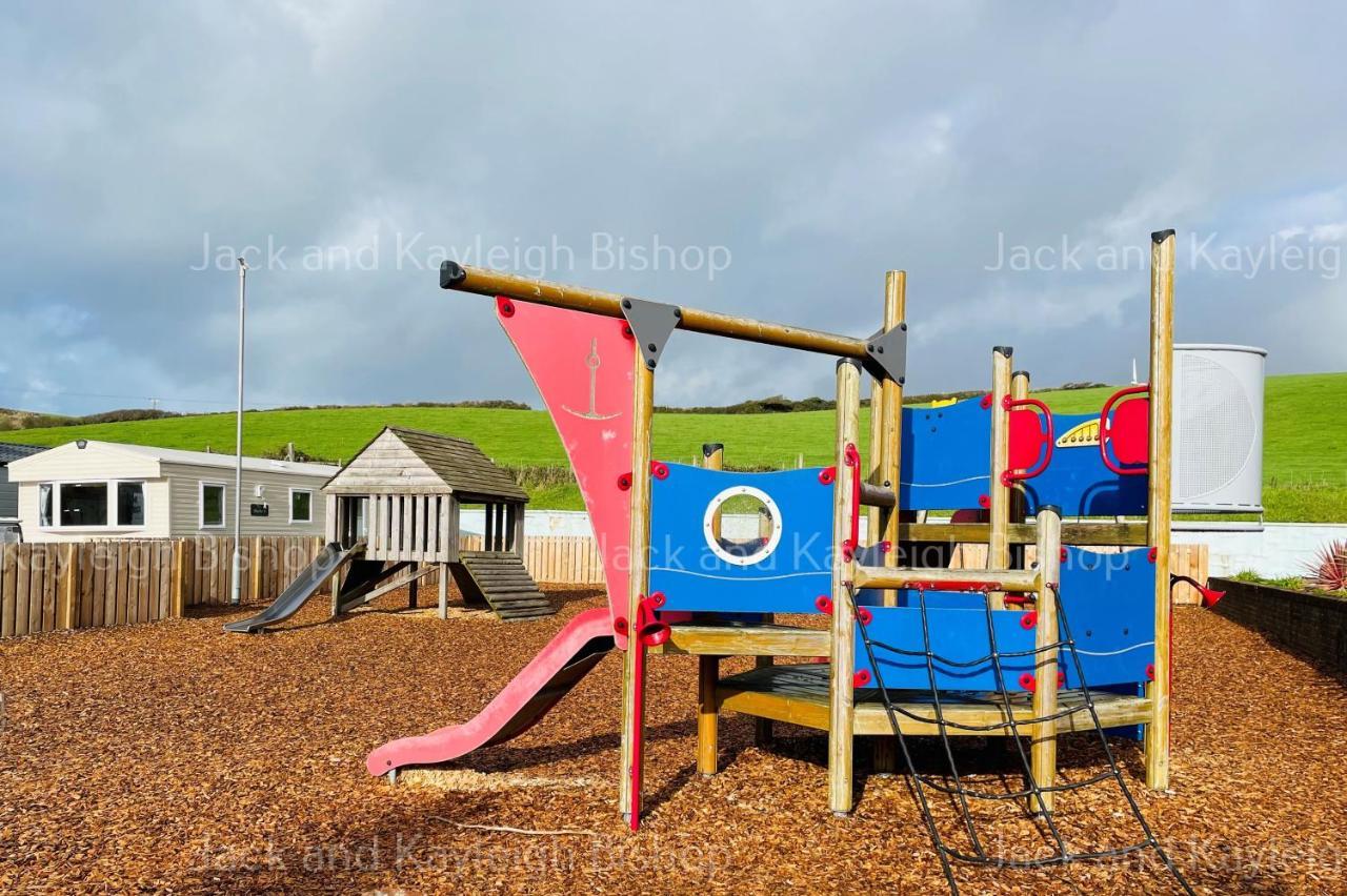 3-Bedroom Holiday Home With Valley Views New Quay Exterior foto